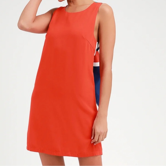 Lulu’s shift dress with bow detail - Picture 3 of 3